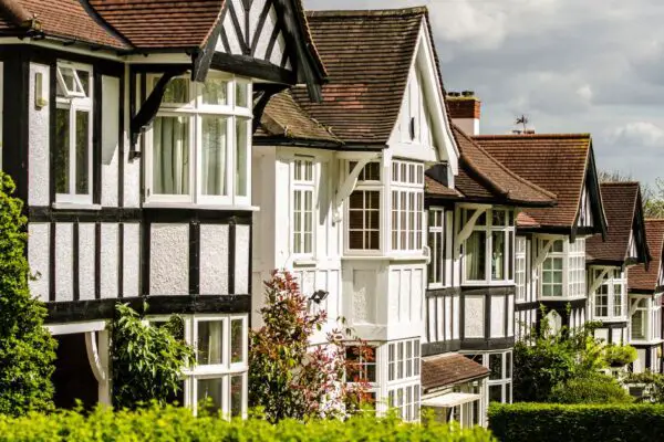 30 Big Differences Between British vs American Houses