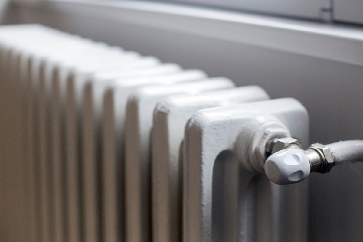 American House Radiator 30 Big Differences Between British vs American Houses - A Life Away