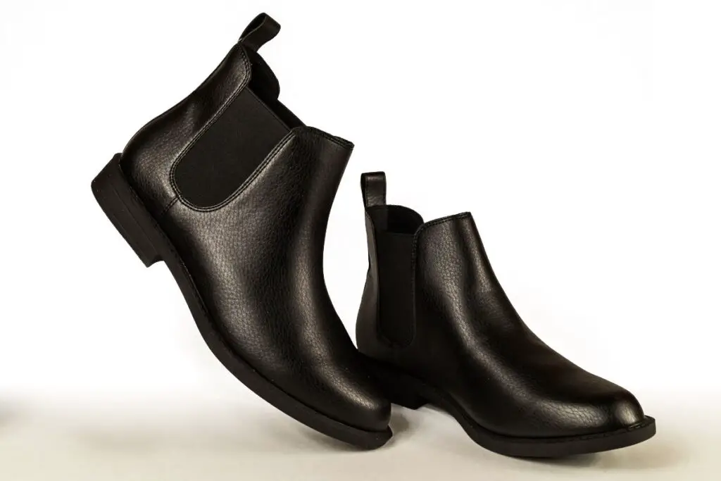 Chelsea boots for UK spring travel